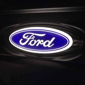 Meet your Posher, Elio